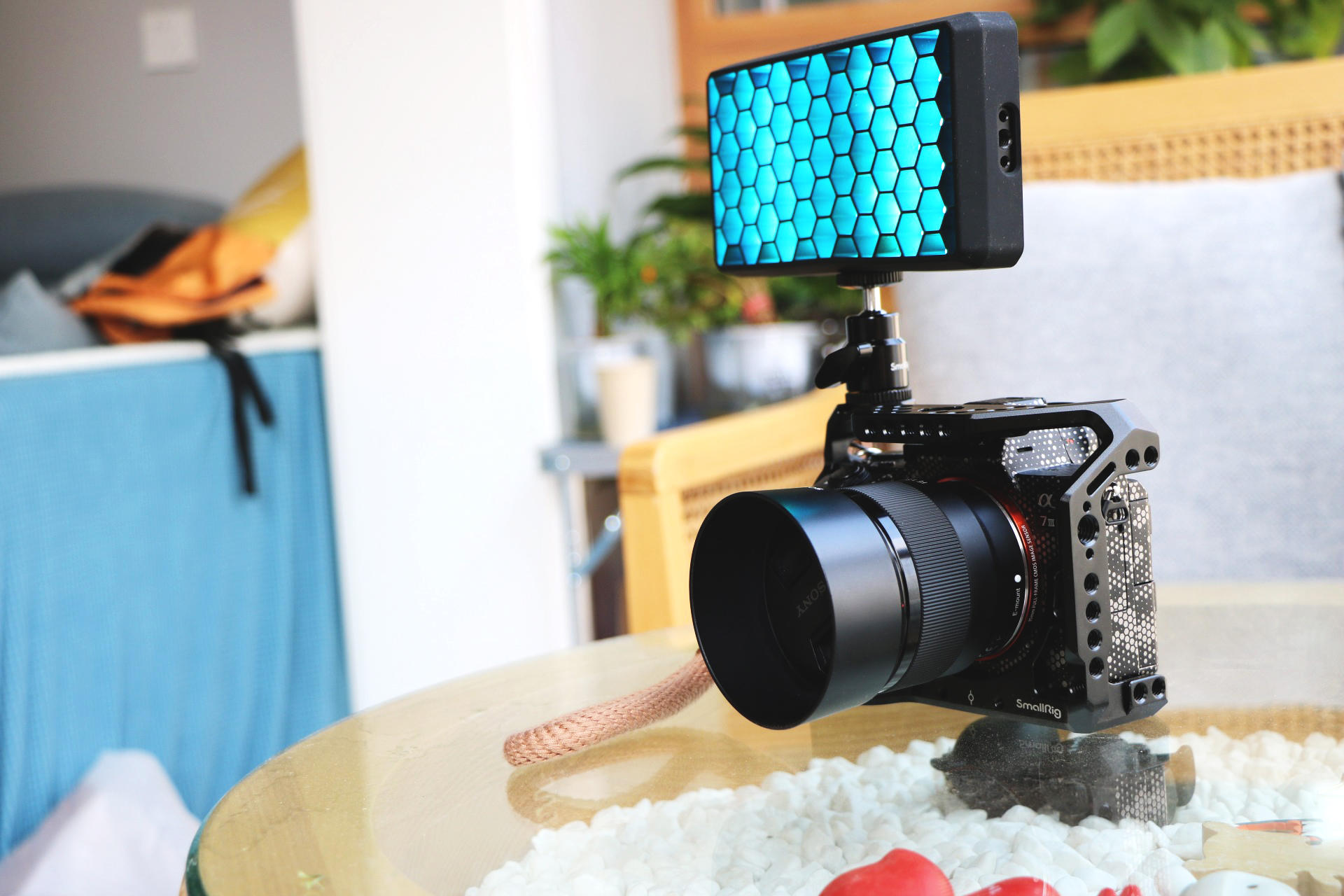 光影艺术 唾手可得的控光原来如此简单 斯莫格Pix M160 RGB补光灯