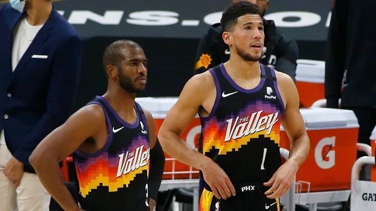 25岁以下带队进总决！NBA近15年只有5位巨星，布克有望复刻闪电侠