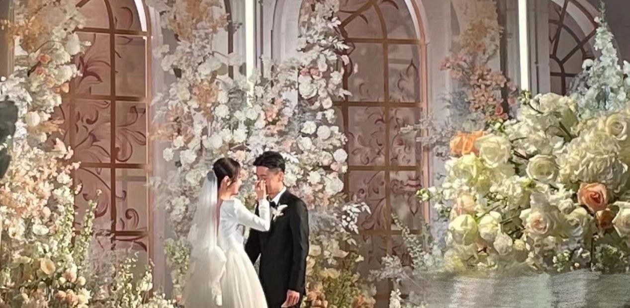 正午阳光导演李雪大婚！新娘和杨紫是同班同学，曾扮演伪装者阿香