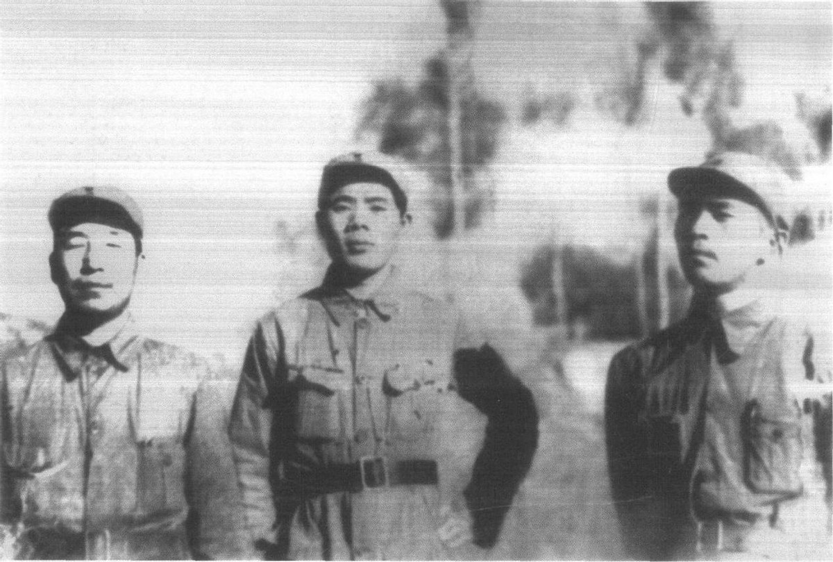 农妇为救300战士冰河产子，司令苦寻恩人39年：竟是她故意躲着？