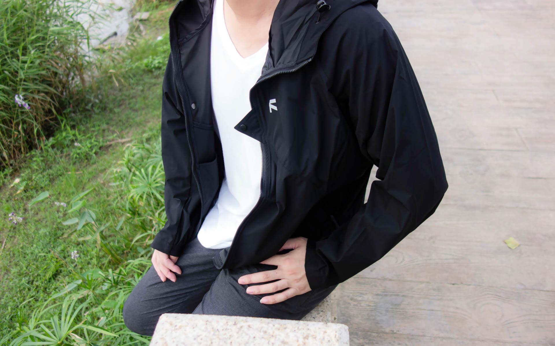 FOOXMET风靡休闲连帽外套：春秋同穿、透气防风