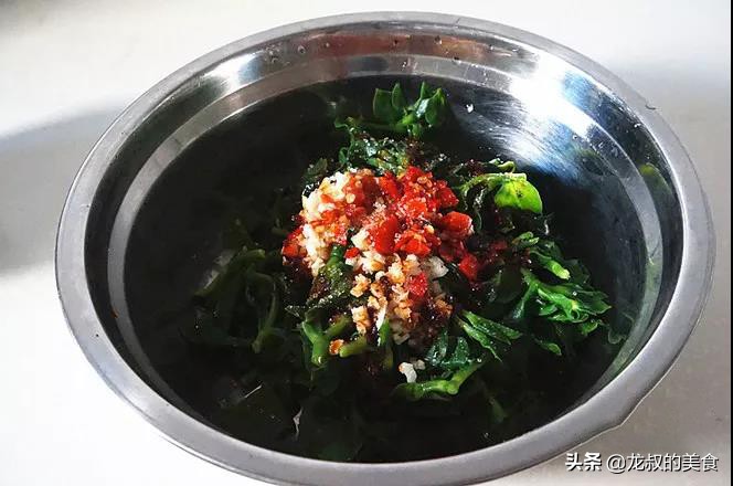它是花也是药还能当菜吃，夏天吃它解热消炎防治感冒还能治肺结核