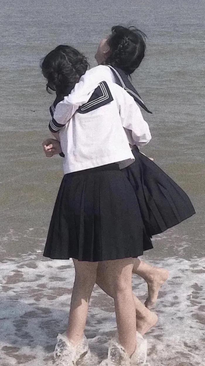 美女壁纸 爱你不是两三天图片
