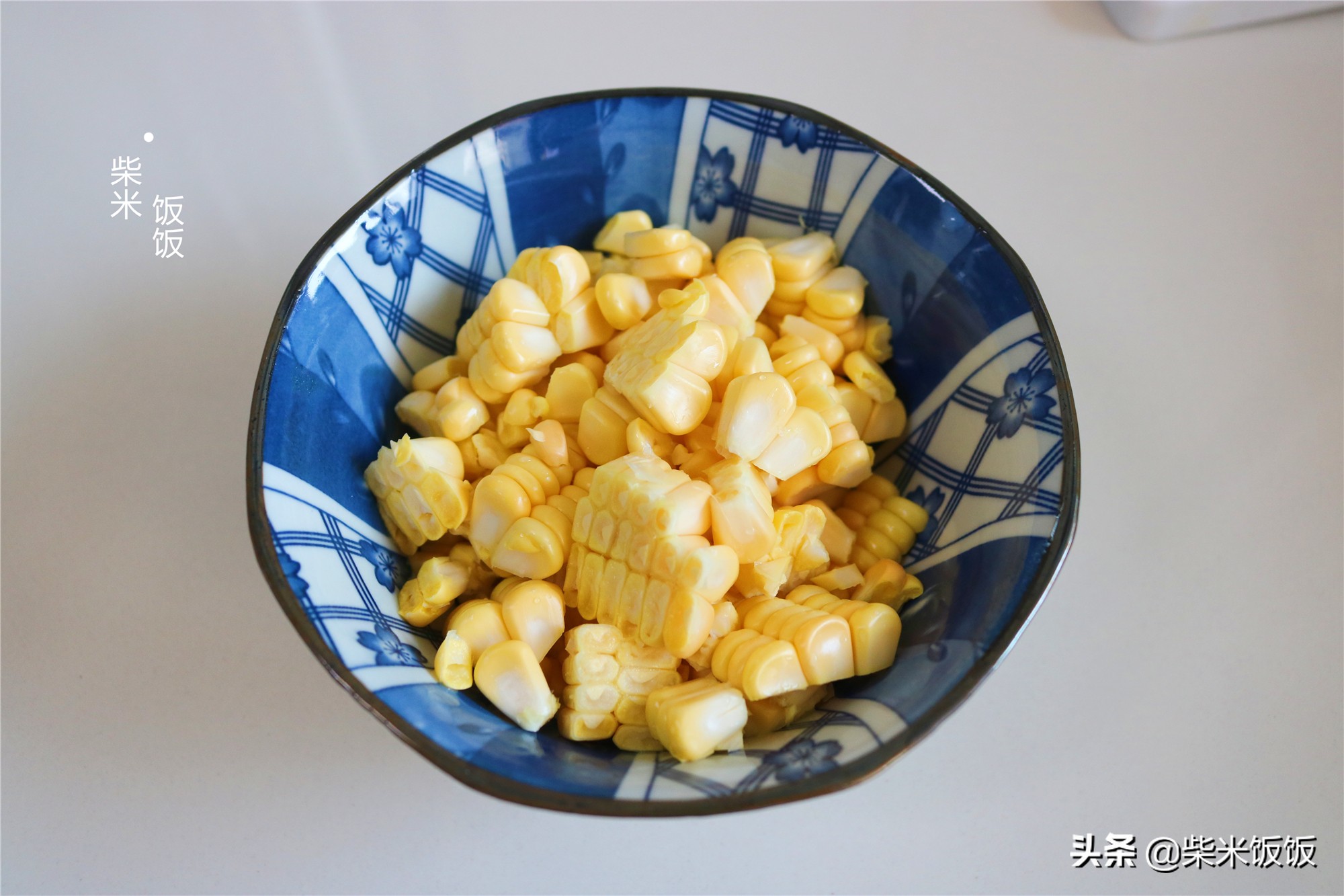 夏季玉米正鮮嫩，搭配這兩種麵粉烙餅，又香又軟，早餐吃很合適