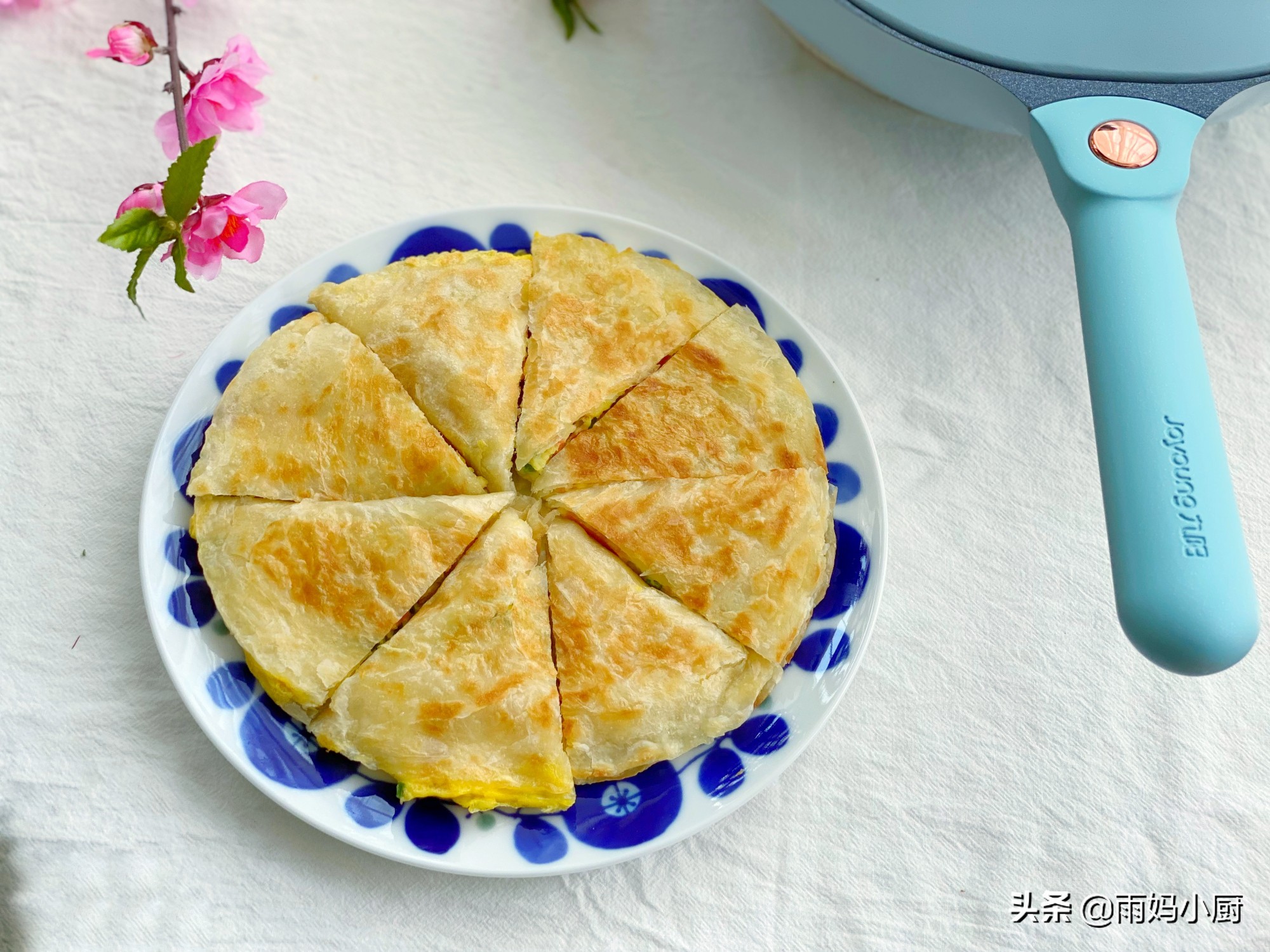 5分钟快手早餐，火腿鸡蛋手抓饼，做法简单香酥美味，越吃越香