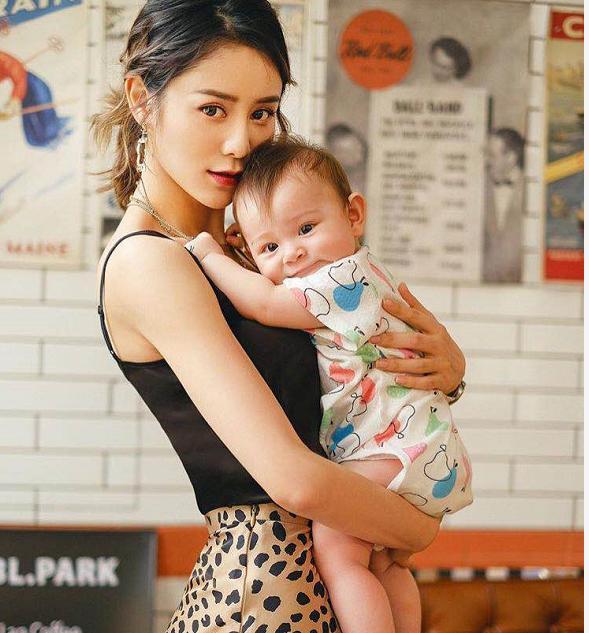 港媒爆张馨月有喜，林峰忙拍戏不回应，吴千语