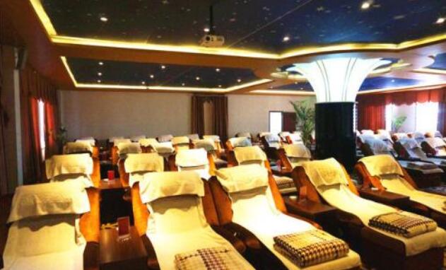 相比酒店，为什么有些人更倾向于在洗浴中心过