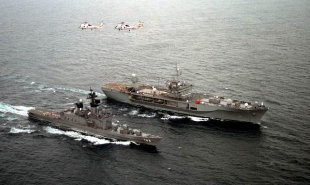 美俄军舰海上相遇，美舰直接撞过来，俄舰长果断下令