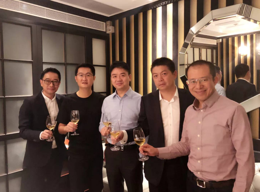 当年京东走投无路，刘强东融资没人理，“师兄”张磊领投3亿美元