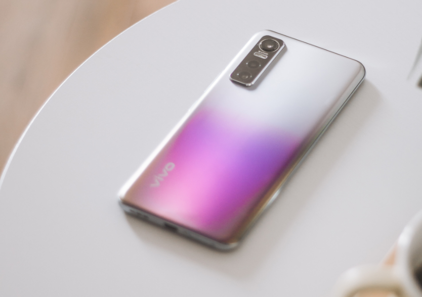 手机足够用就行了！预算2000元这5款手机超值，堆料十足