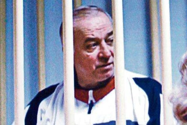 这就是叛国者的下场，俄特工千里追杀，泄密者