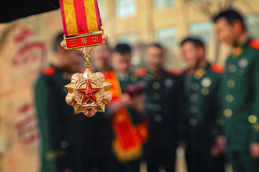 ���Ƚ����á��侯<a href=http://www.cngansu.cn/news/ target=_blank class=infotextkey>����</a>�ܶӰ���֧�� | ½����82���ž�ĳ��