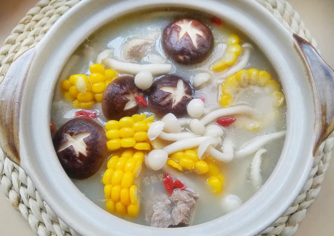 玉米蘑菇骨头汤,超鲜美 美食做法 第8张 玉米蘑菇骨头汤,超鲜美 美食做法 第8张
