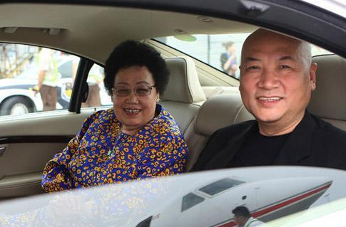 陈丽华：身价超530亿，拥有北京内环一条街