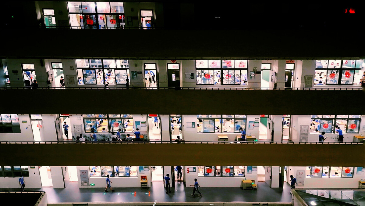 94％的畢業生拿著普通文憑依舊就業難｜高考的意義是什麽？