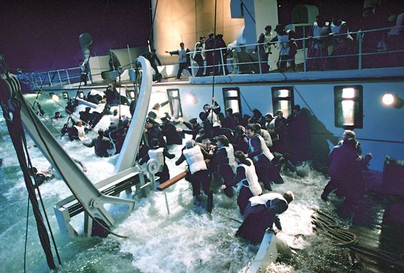 《泰坦尼克号》万字幕后解析，无论过去多少年