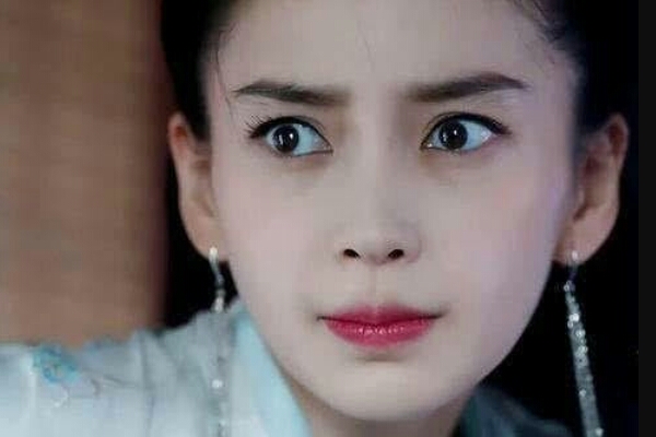 baby人在家中坐，锅从天上来，佟丽娅瞪眼式演技