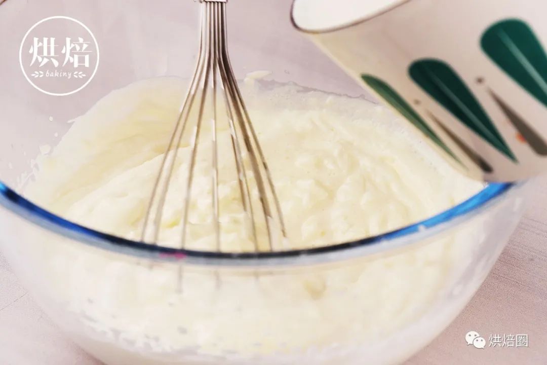 埋进椰香奶油慕斯里的芋泥卷 光看介绍就知道就多好吃了