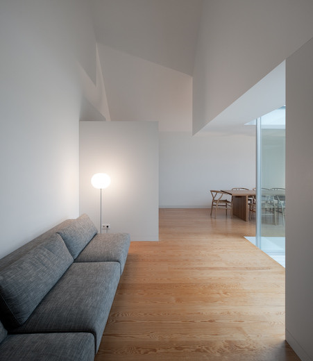 简约到极致的梦想白房子，Aires Mateus经典作品突破了时空界限