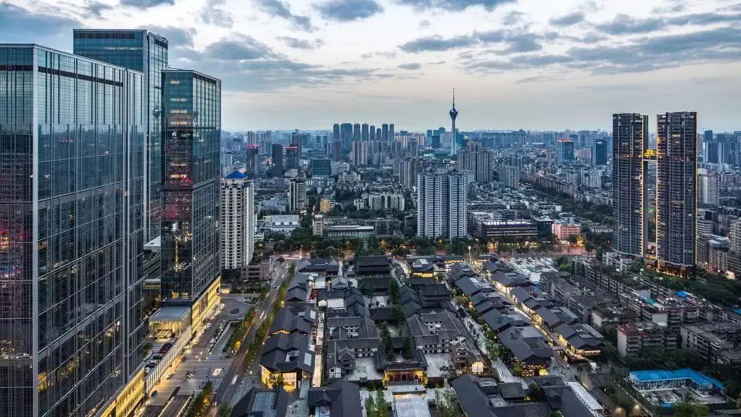 全国第二家捷尼塞思店落户成都，成都人又要买买买了