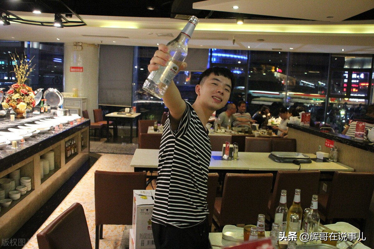 山东小伙负债80万，创业开烧烤店，一年收入120万