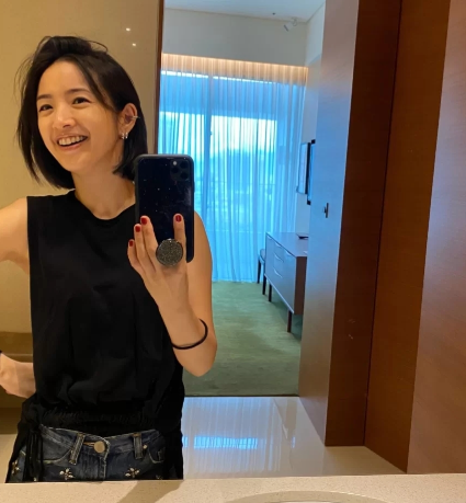 賈靜雯夫婦和林依晨過情人節，林依晨近照變化大，她老公罕見現身