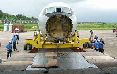 美军EP-3再度飞临上海东南部空域，驱逐舰进入