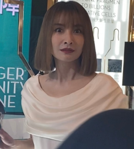 38岁吴昕瘦出新高度，生图曝光暴露真实状态，被