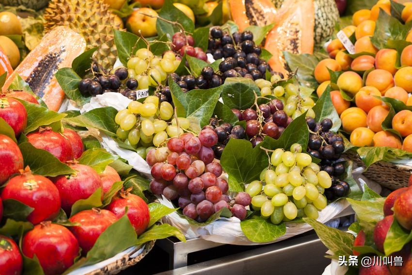 一家25平米的水果店，从年赚7万到一年净赚50万，凭什么？