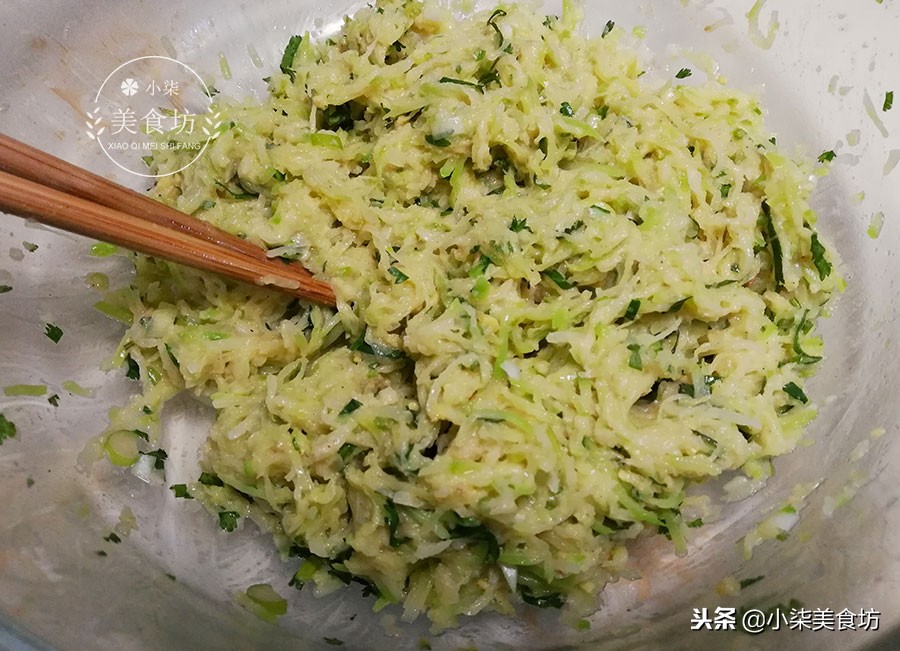 图片[8]-萝卜丸子独特做法 加了这2种东西 外酥里软 过年招待客人倍香-起舞食谱网