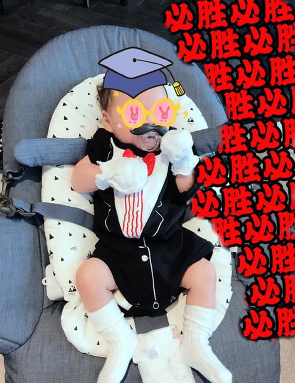 吳奇隆劉詩詩帶娃逛超市，一家三口罕見同框，夫妻恩愛教子有方