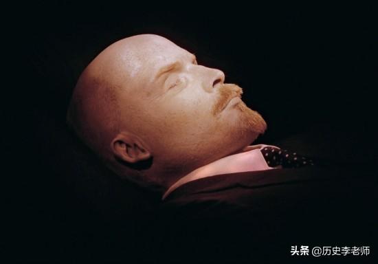 列宁罕见彩色照：图3是他漂亮妻子，图4和斯大林合影，图9是遗容