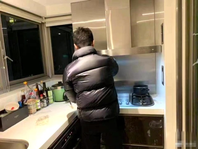 小S曬照曝老公給她做宵夜，大贊對方是好男人，不許網友說其壞話