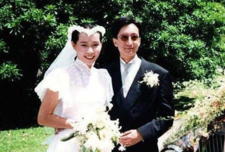 她曾女扮男装骗全国观众，出道多年零绯闻，如今婚姻名存实亡