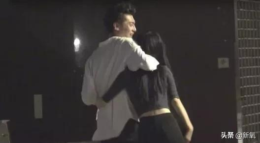 整形豪门恋一样不落,这对塑料姐妹怎么还是时代的眼泪?