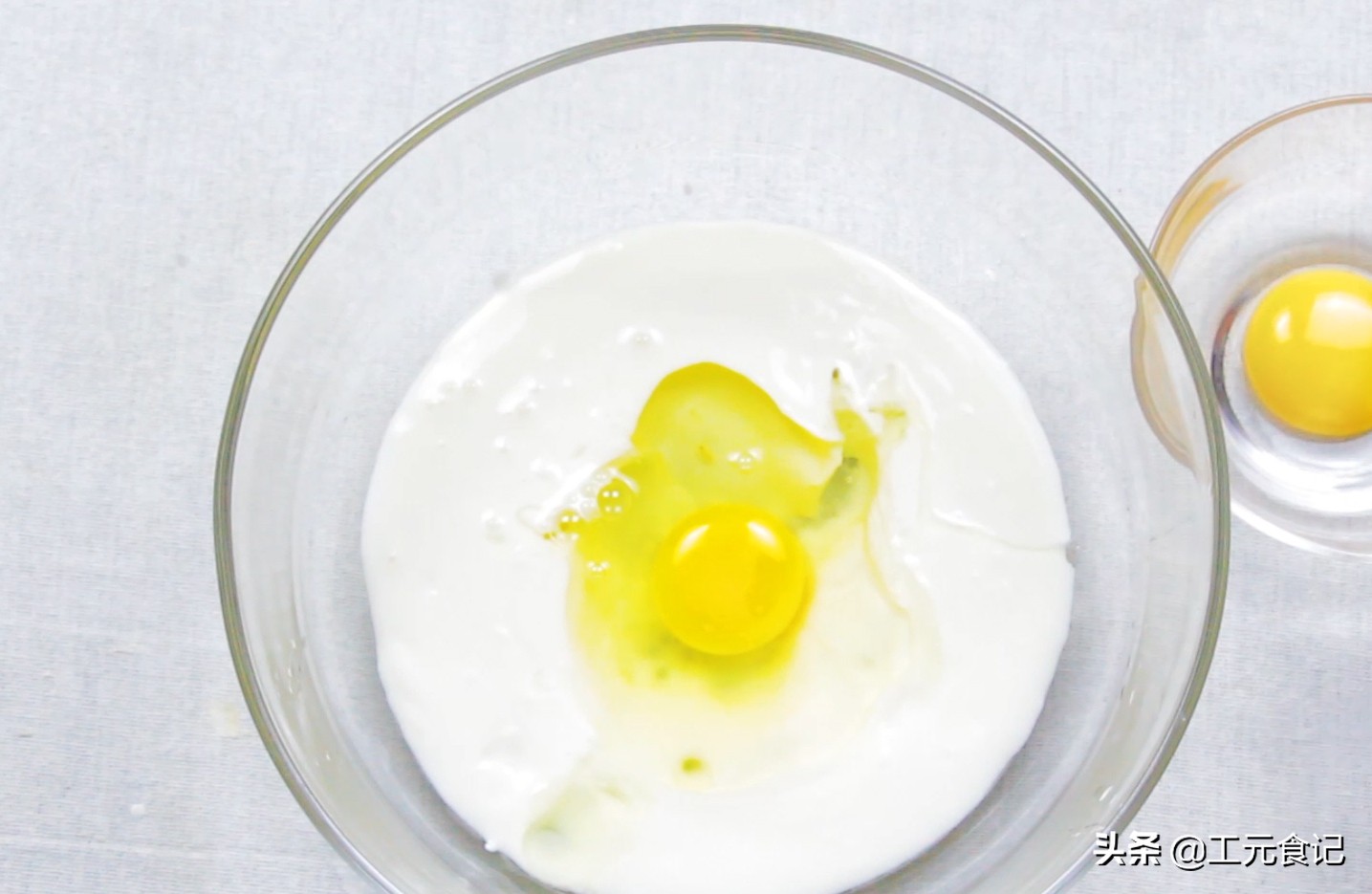 孩子最爱酸奶豆沙面包，不蒸不烤电饭煲一按，松软香甜比买的好吃