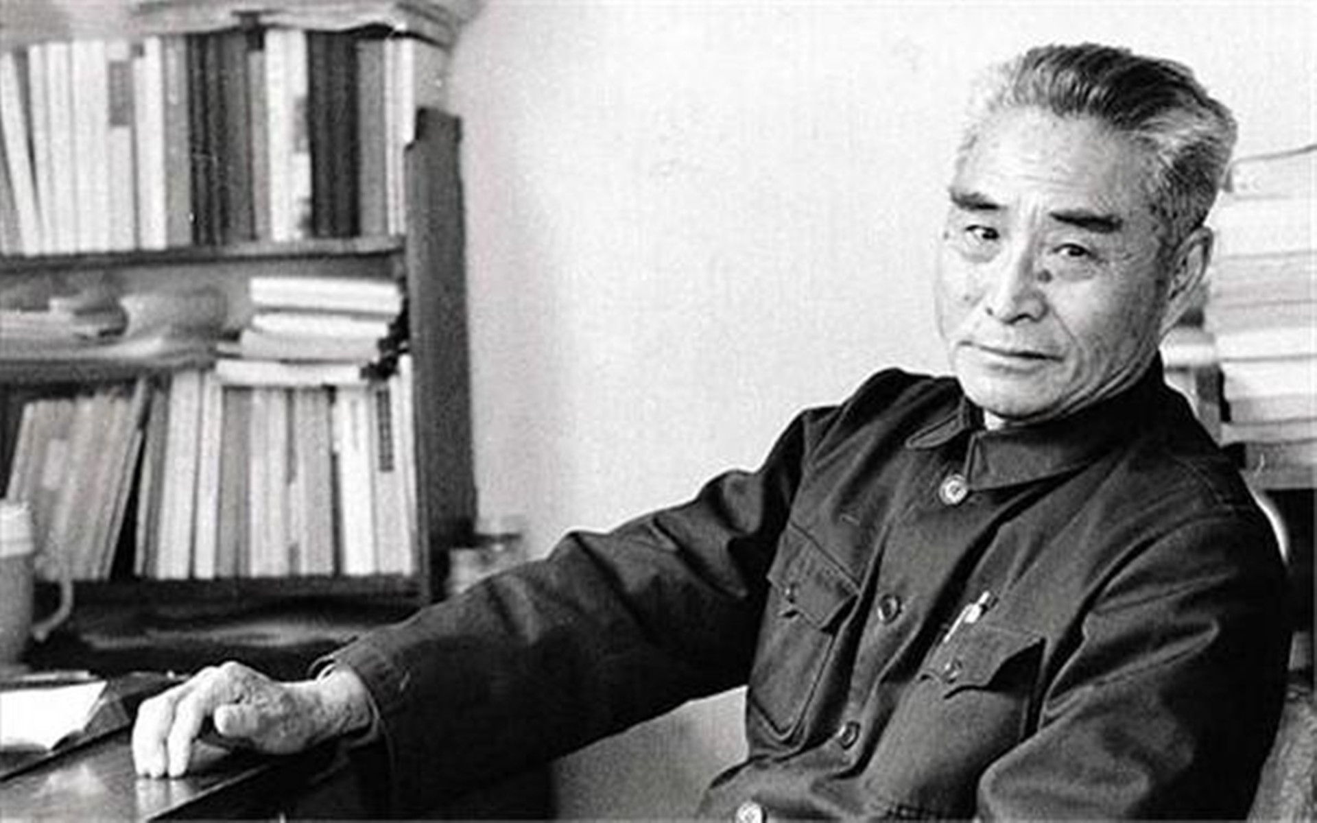 ����ս���з����3λ�����߹٣�̬�ȶ��ӣ��ܾ����죬�����Σ�