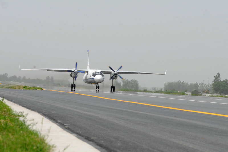 中国高速公路没那么简单！一小时秒变军用机场