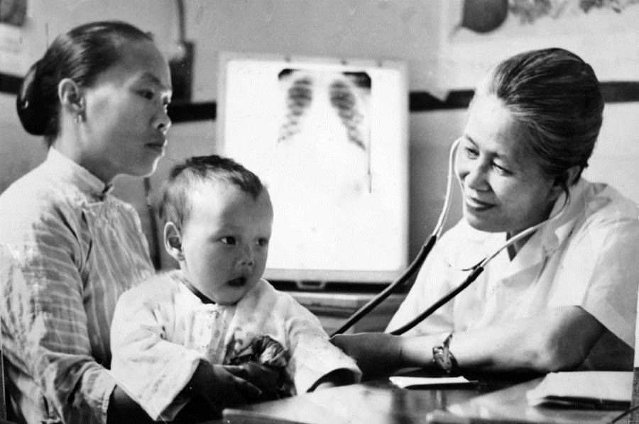 医护工作永远是我们值得尊敬的职业---华裔加拿大医生张肖白