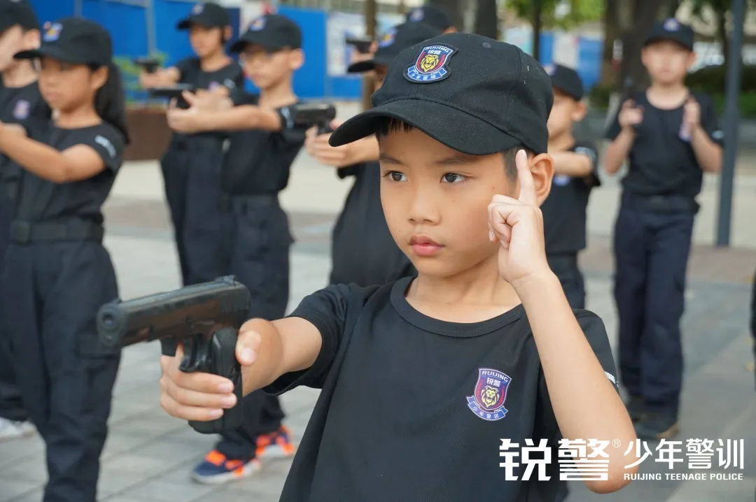 锐警少年警训夏令营：化青春热血为钢铁锋芒