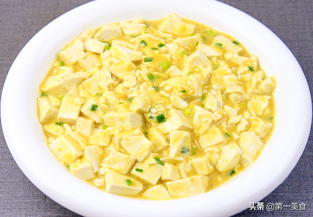 图片[10]-豆腐怎么做才好吃 厨师长教你做咸蛋黄豆腐 鲜嫩入味 营养丰富-起舞食谱网