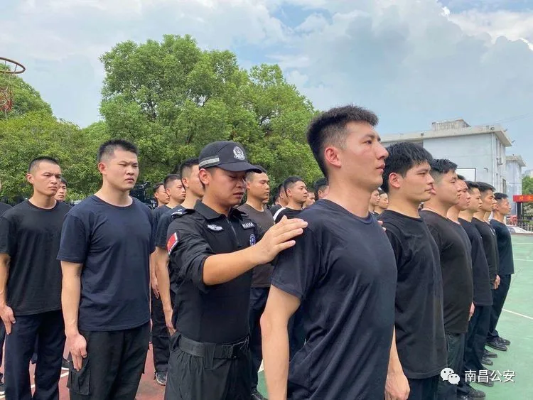 南昌243名新民警上好入警第一课 迈出从警新步伐