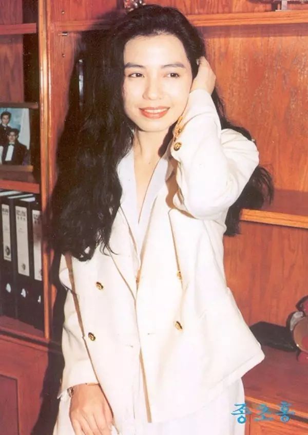 The most glamorous Hong Kong actress Zhong Chuhong in the 1980s and ...