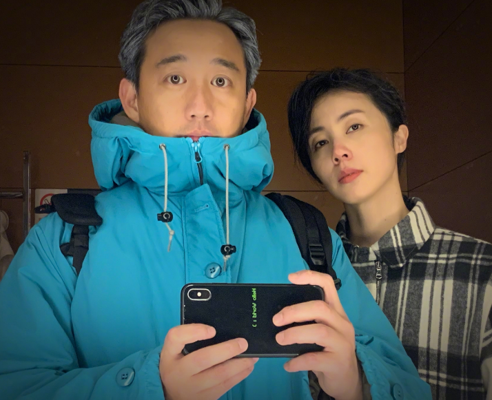 孙莉深夜发文炫耀：我必须撒把狗粮，得知黄磊为她做的事，真甜