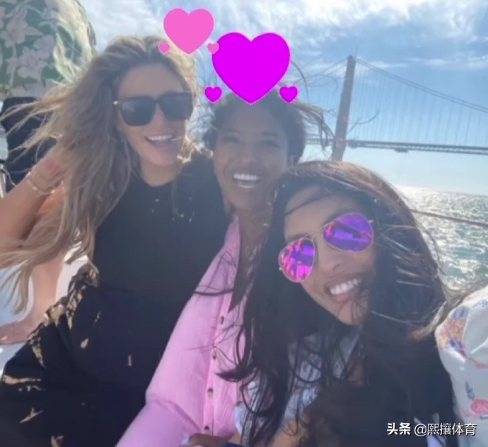 索尔|科比妻女与加索尔夫妇一同出游 瓦嫂笑容灿烂一扫此前的阴霾