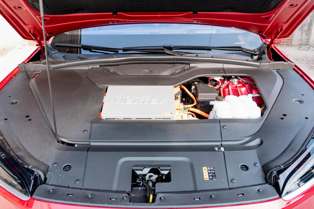 电动汽车怎么买？长续航、大空间，这2款好车或许很适合你