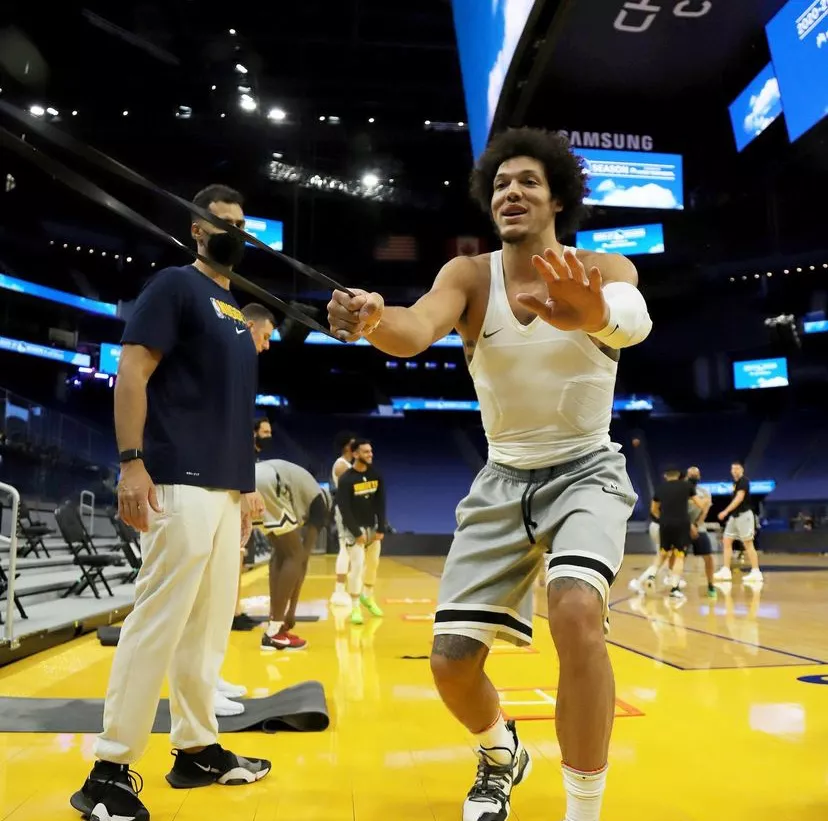 NBA球员上脚:库里单场53分战靴,海沃德2代又有新配色