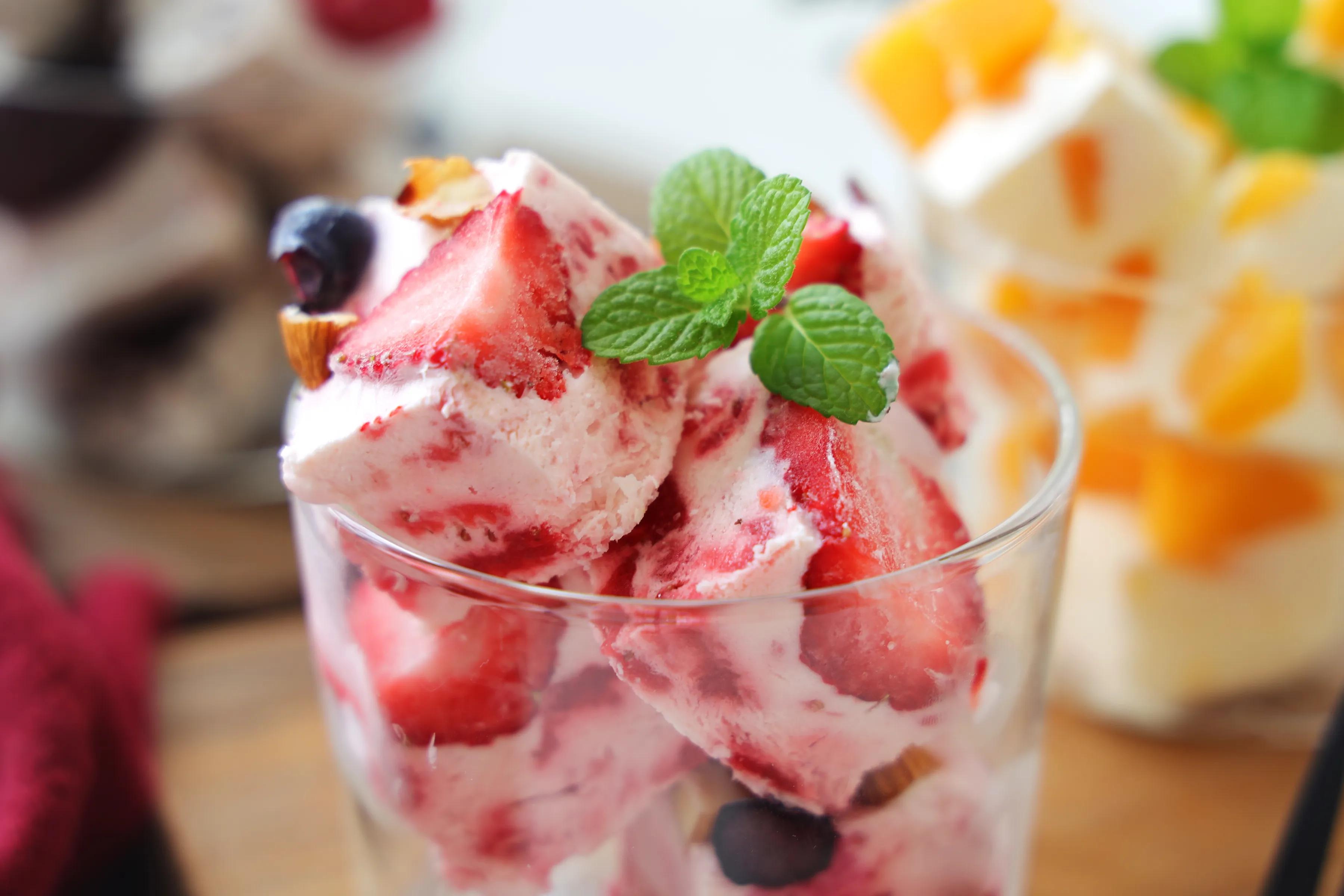 夏天別吃雪糕了，教你超火的厚切酸奶，甜而不膩，冰冰涼涼特過癮