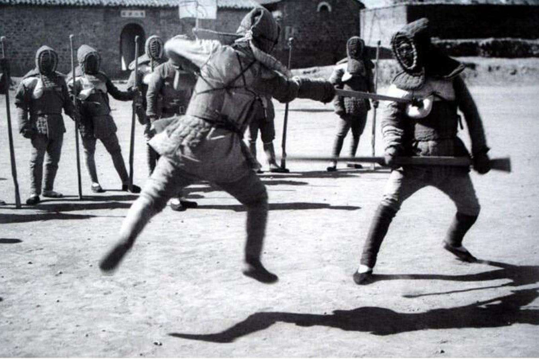 二战时日本刺刀术在中国战场上，为什么遇到美