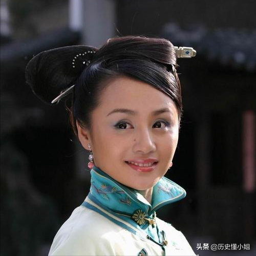 因为当时胡雪岩已经有了正式的妻子,因此另外再娶的女人都只能作为小